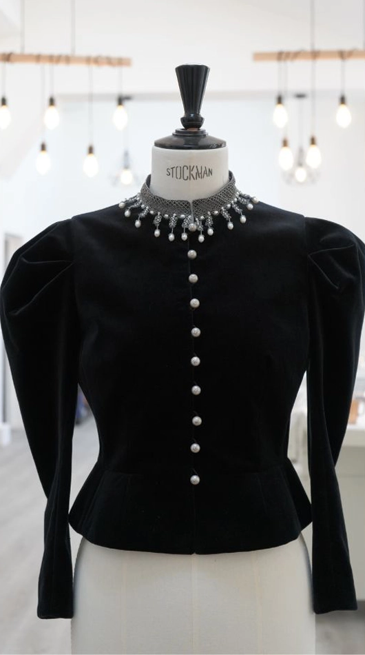 PR-Dior-VesteVeloursBrodé-V2Croisiére2025-03